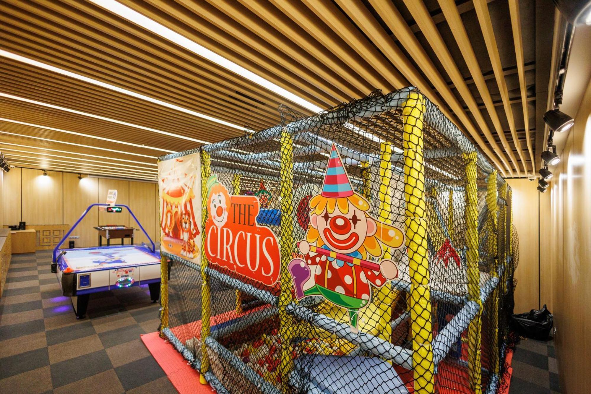 Lucky Bansko Aparthotel SPA&Relax Exteriér fotografie The Children's Area