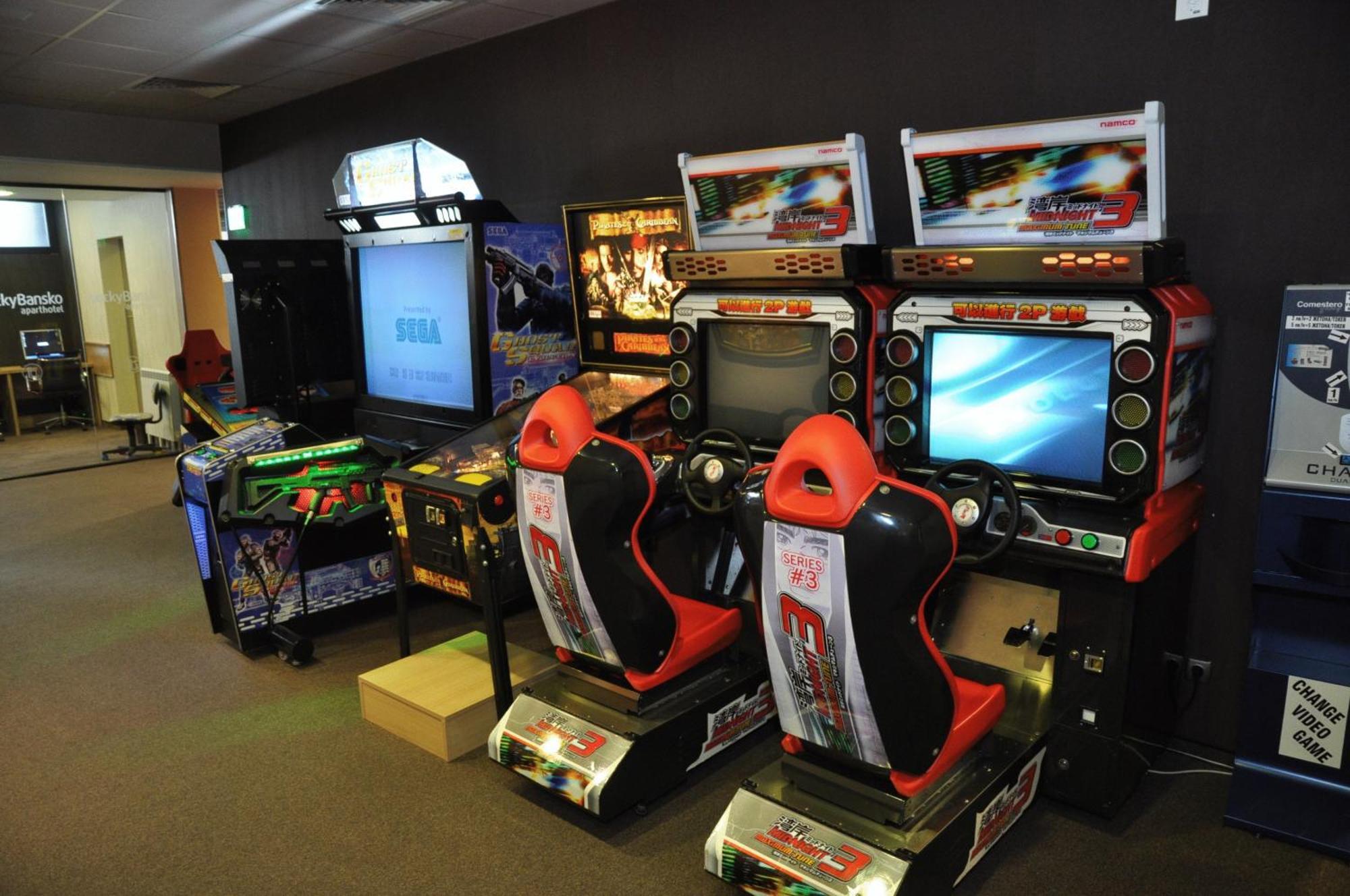 Lucky Bansko Aparthotel SPA&Relax Exteriér fotografie Arcade racing games