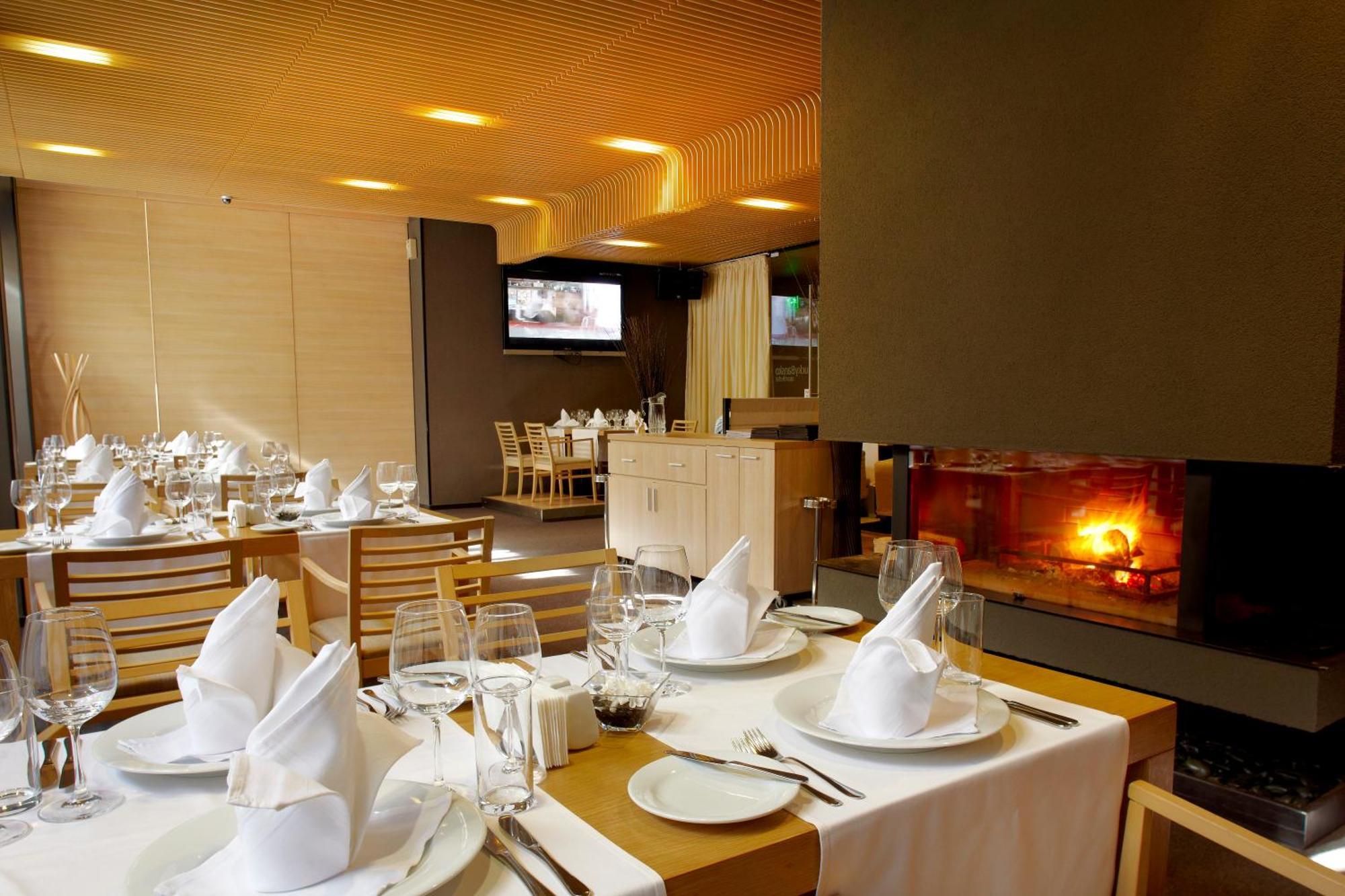 Lucky Bansko Aparthotel SPA&Relax Exteriér fotografie Restaurant in the hotel